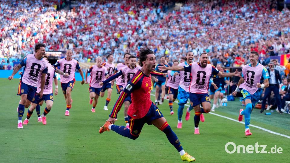 Der Spanier Ferran Torres jubelt nach seinem Tor zum 1:0. Bild: Nick Potts/PA Wire/dpa