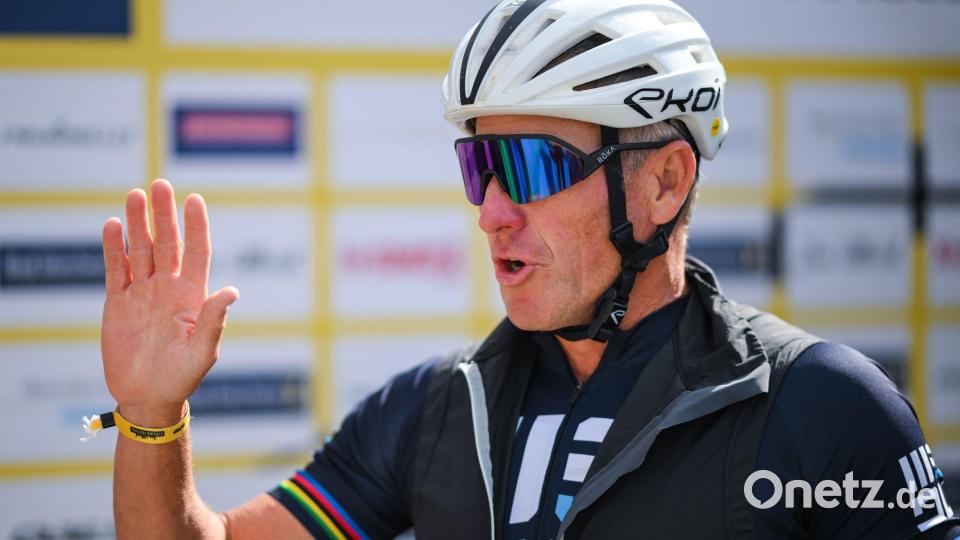 Auch Lance Armstrong meldet sich zu Wort. Bild: Silas Schüller/dpa