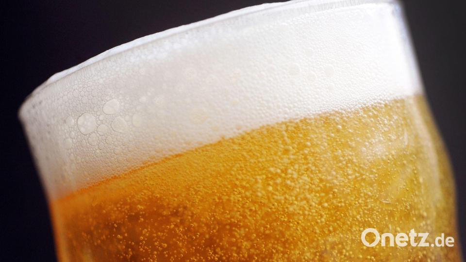 Die Konsumenten greifen seltener zum Bier. (Symbolbild) Bild: Marius Becker/dpa