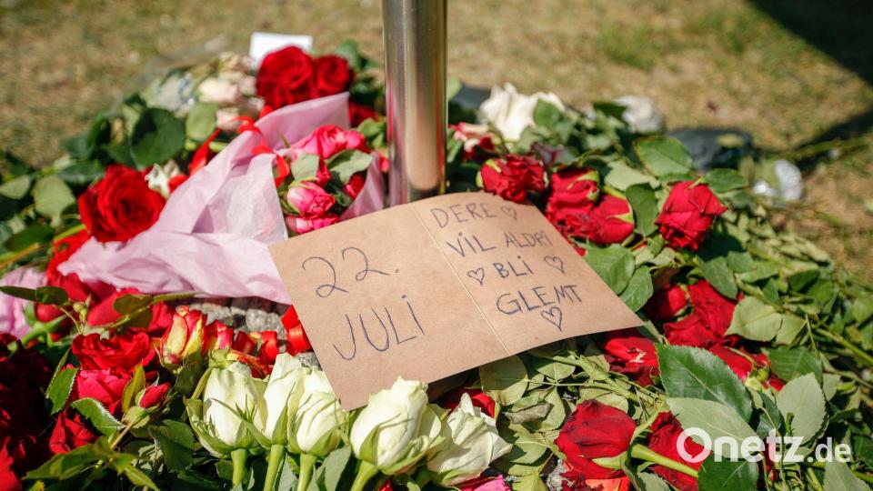 „22. Juli - ihr werdet nie vergessen“: Angehörige und Überlebende erinnern zum 10. Jahrestag an Breiviks Opfer. (Archivbild) Bild: Beate Oma Dahle/NTB scanpix/AP/dpa