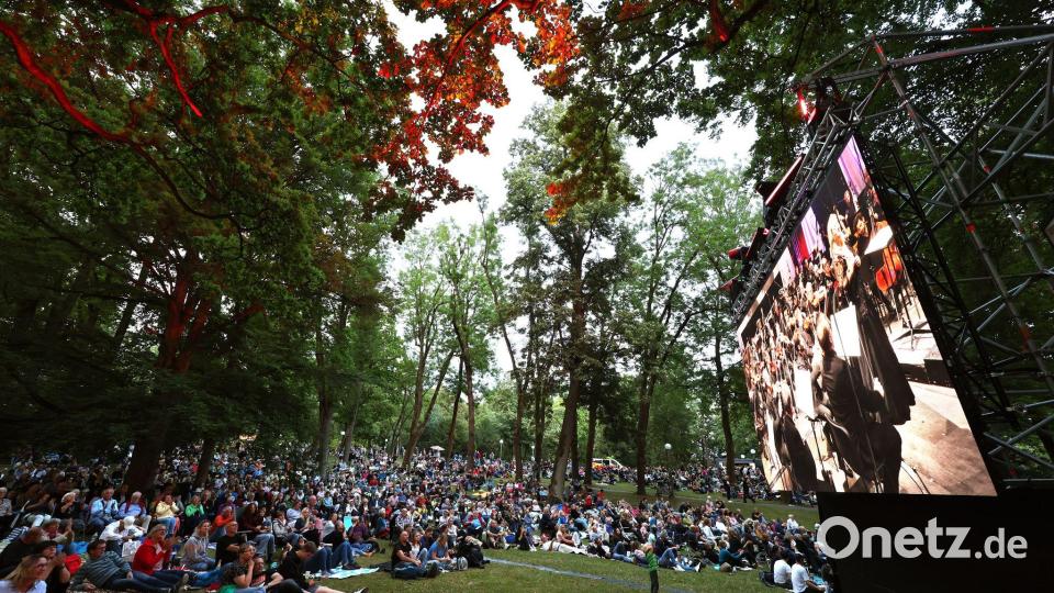 Das Open Air findet im Park am Festspielhaus statt. (Archivbild) Bild: Karl-Josef Hildenbrand/dpa