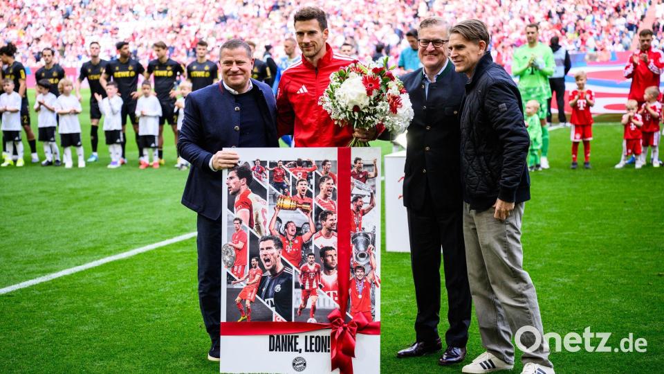 Goretzka (2.v.r.) ist schon weg - wen verabschiedet Eberl (l) noch? (Archivbild) Bild: Tom Weller/dpa
