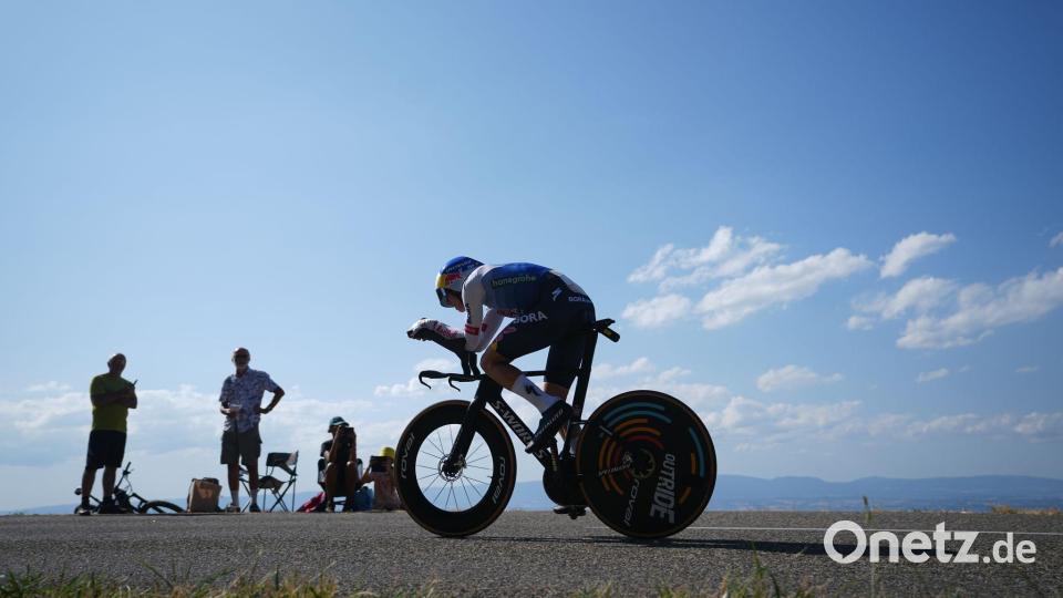 Die Tour ist für Florian Lipowitz nach dem Sturz beim Zeitfahren beendet. Bild: Thibault Camus/AP/dpa