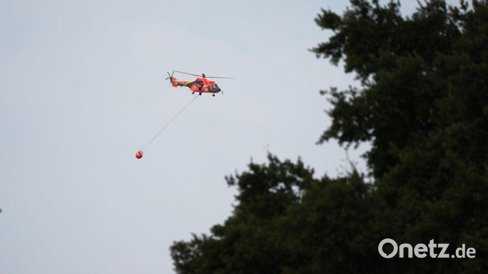 Einige der evakuierten Menschen dürfen inzwischen in ihre Häuser zurückkehren. Bild: Manu Fernandez/AP/dpa