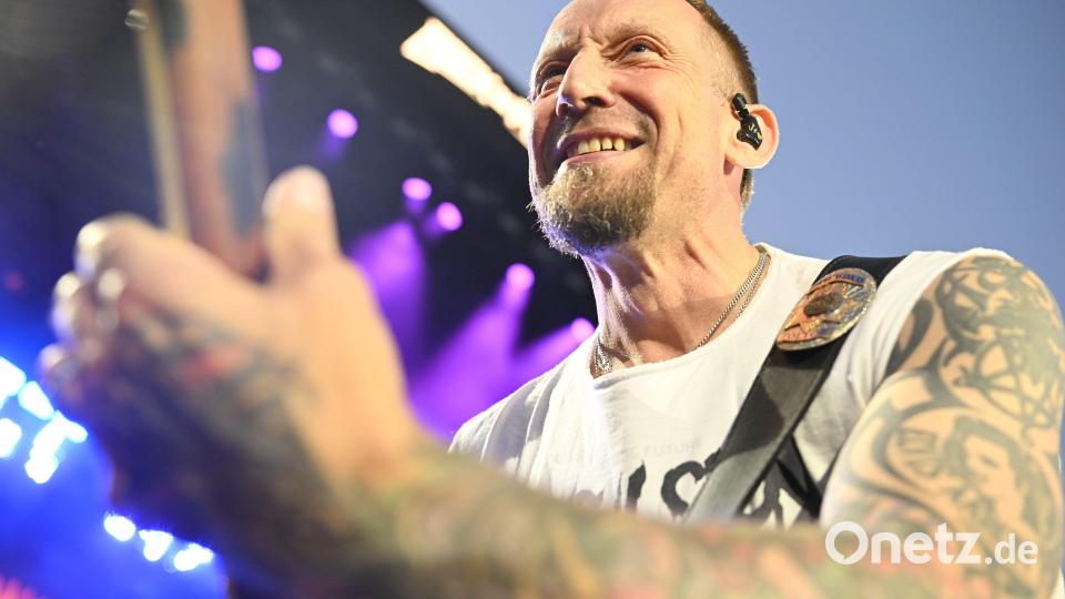 Volbeat-Frontmann Michael Poulsen hautnah. Bild: Tobias Schwarzmeier