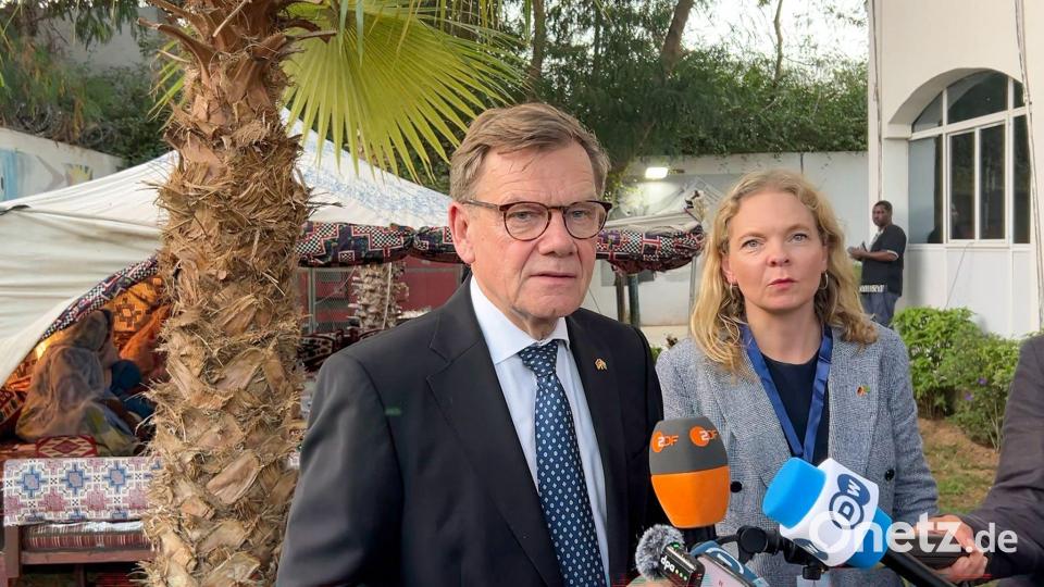 Außenminister Johann Wadephul (CDU) äußert sich in der mauretanischen Hauptstadt Nouakchott beim Besuch eines UN-Projekts zur Extremismusprävention und Deradikalisierung. Bild: Soeren Stache/dpa