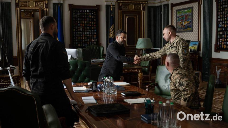 Präsident Selenskyj musste in tagelangen Gesprächen einen Ausweg aus der Krise suchen. Bild: Uncredited/Ukrainian Presidential Press Office/AP/dpa