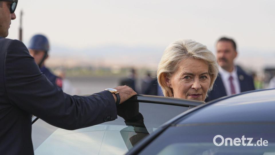 EU-Kommissionspräsident Ursula von der Leyen konnte sich mit vielen Vorschlägen durchsetzen - der für Einfuhrbeschränkungen für Fisch scheiterte allerdings. (Archivbild) Bild: Metin Aktas/Anadolu Pool via AP/dpa