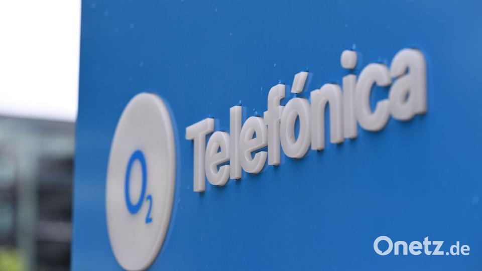 Das O2-Logo am Düsseldorfer Firmenstandort, wo bis 2014 E-Plus seine Zentrale hatte - dann wurde E-Plus von Telefónica gekauft. Bild: Wolf von Dewitz/dpa