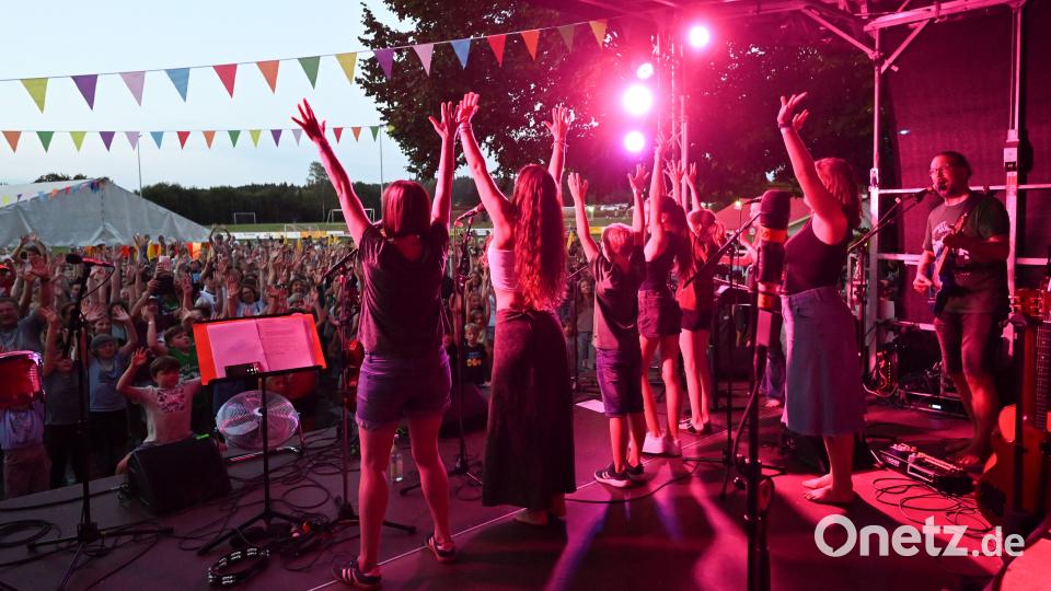Die Familienband „Highway to Helldrich“ begeisterte die Besucher beim "Bright Mountain Festival". Bild: Michael Schober
