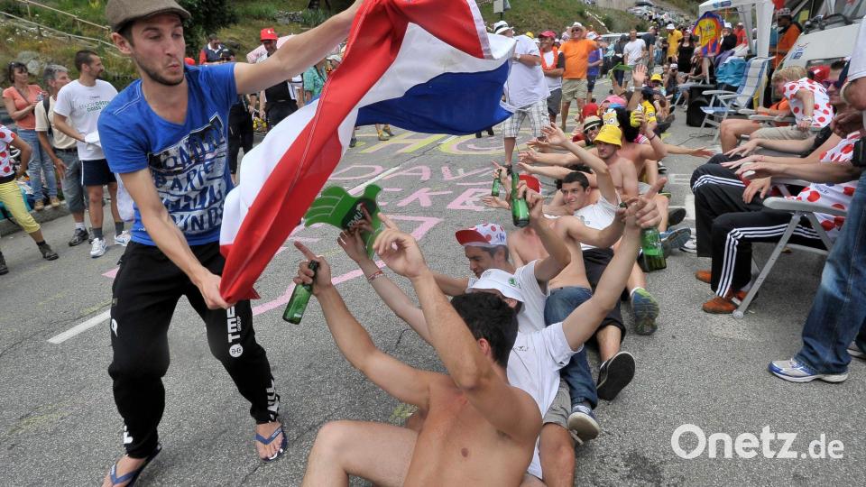Holländische Fans sind in Alpe d'Huez besonders laut. (Archivbild) Bild: picture alliance / dpa