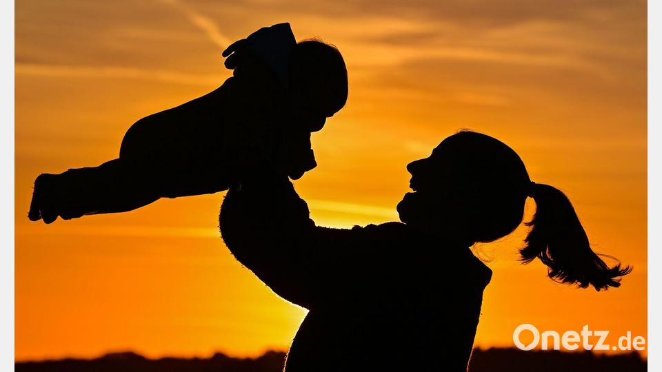 Alleinerziehende sind weiterhin überwiegend Frauen. (Symbolbild) Bild: Patrick Pleul/dpa