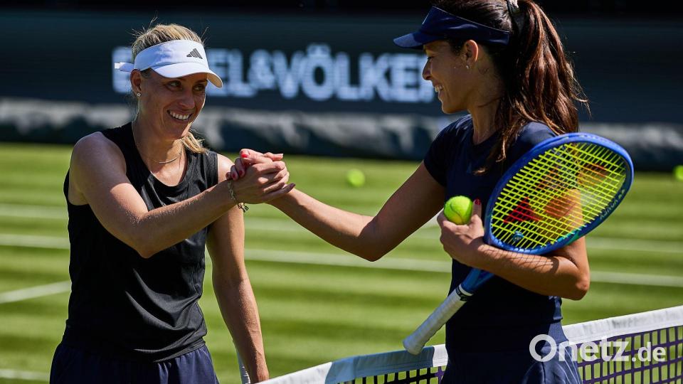 Ana Ivanovic (r) ist mit Angelique Kerber (l) befreundet und bestritt mit ihr das Abschiedsspiel. (Archivbild) Bild: Mathias Schulz/dpa