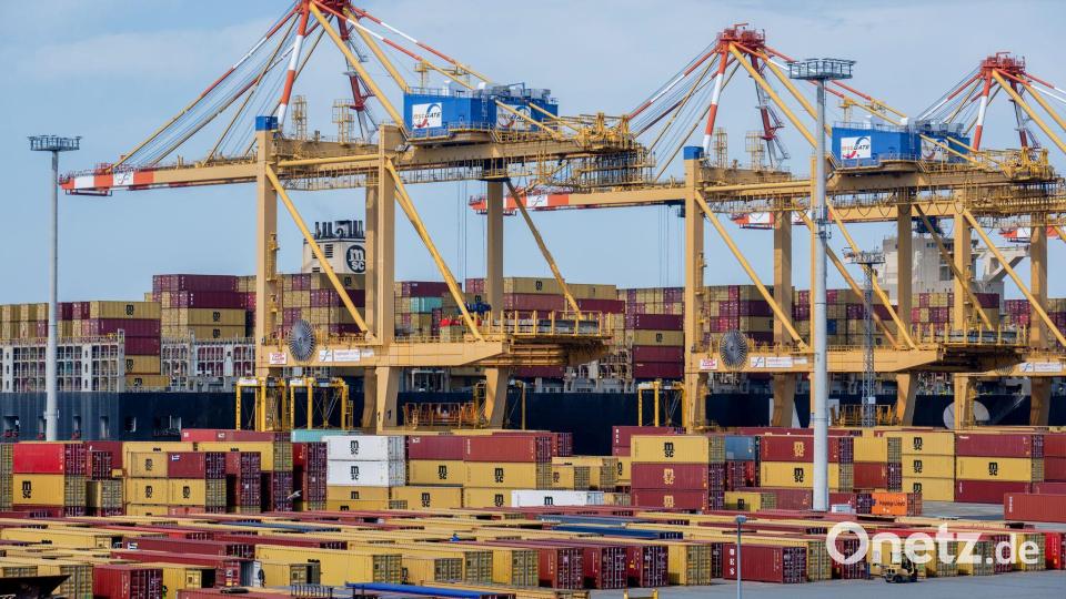 Für die meisten Importe aus der Europäischen Union gilt weiter ein Zoll von bis zu 15 Prozent. (Archivbild) Bild: Hauke-Christian Dittrich/dpa