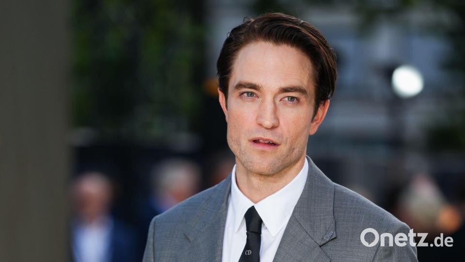 Robert Pattinson spielt in seinem neuen Film einen moralisch zwielichtigen Moderator. (Archivbild) Bild: Scott A Garfitt/Invision/AP/dpa