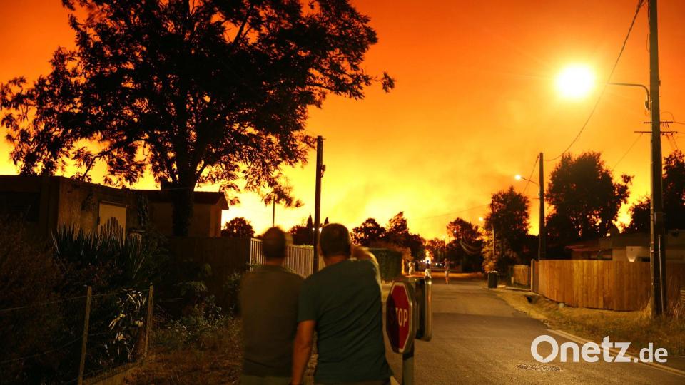 Waldbrände erhellen den Himmel über Südwestfrankreich Bild: Romain Perrocheau/AFP/dpa
