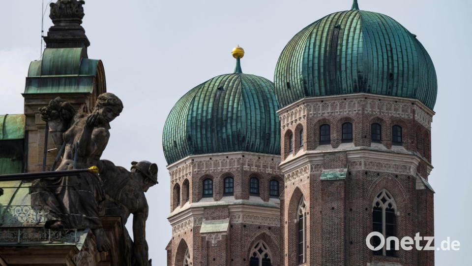 Die vielen Immobilien drücken auf die Finanzen des Erzbistums München-Freising. (Symbolbild) Bild: Peter Kneffel/dpa