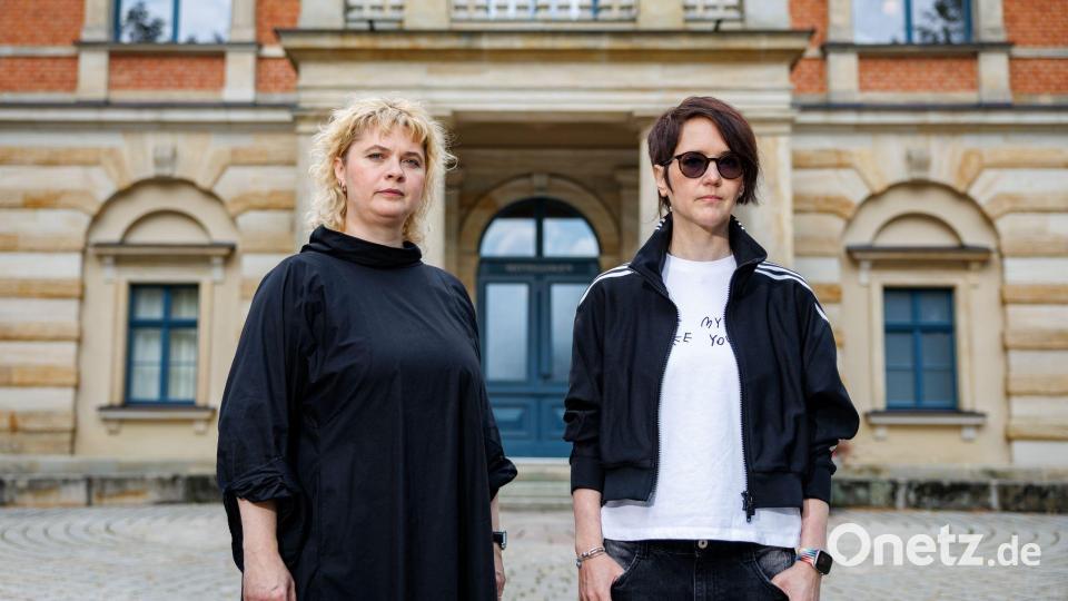 Die beiden Frauen inszenieren den ersten Bayreuther „Rienzi“. Bild: Daniel Karmann/dpa