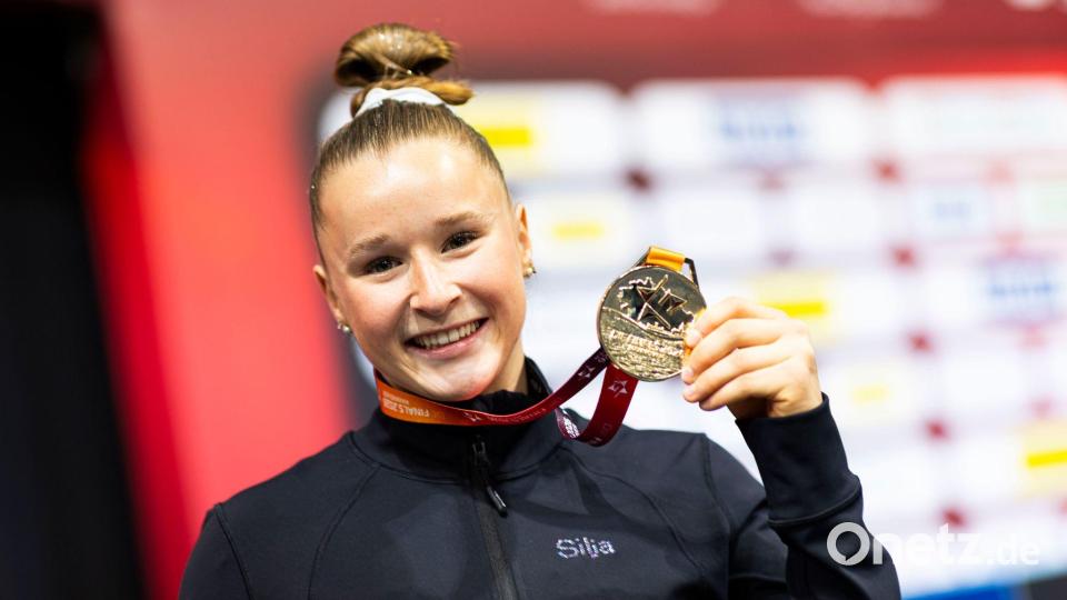 Silja Stöhr ist stolz auf ihre erste Goldmedaille. Bild: Michael Matthey/dpa