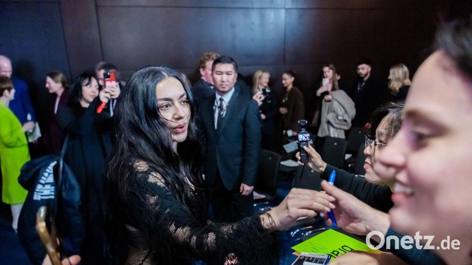 Charli XCX prägte mit „Brat“ den Zeitgeist. (Archivbild) Bild: Christoph Soeder/dpa
