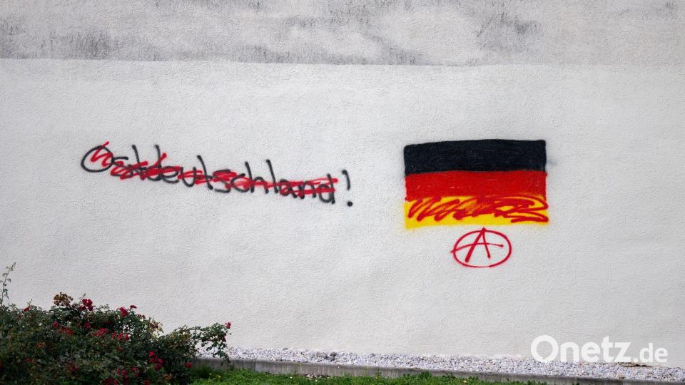In einigen Punkten unterscheidet sich die Sicht der befragten Ostdeutschen. (Symbolbild) Bild: Hendrik Schmidt/dpa