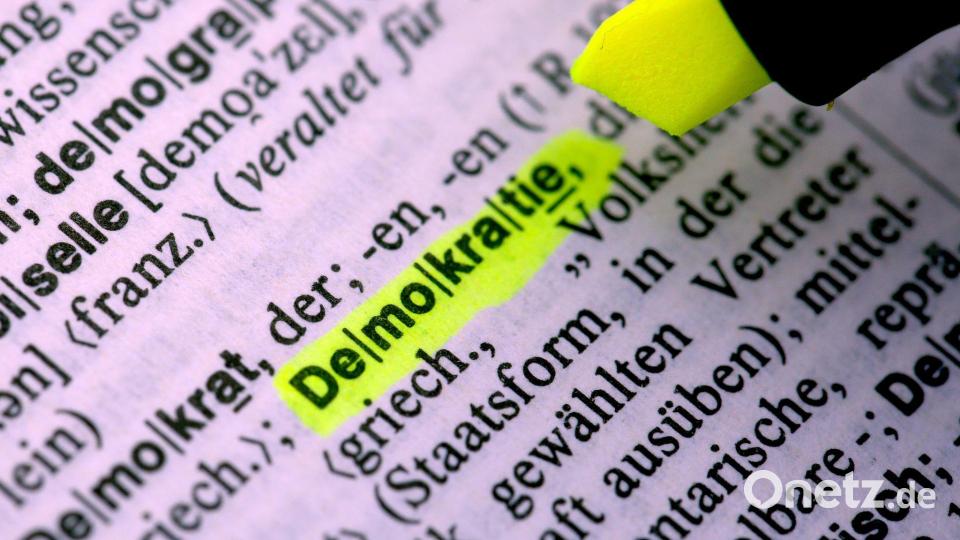 Ist die Demokratie das beste System? Nicht alle bejahen das. (Symbolbild) Bild: Federico Gambarini/dpa