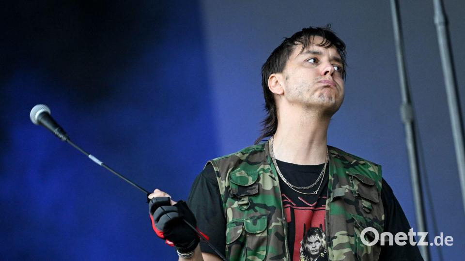 Die leicht entrückte Stimme von Sänger Casablancas wirkt wie eine Art Schlüsselreiz auf Indierock-Fans der Nullerjahre. (Archivbild) Bild: Britta Pedersen/dpa