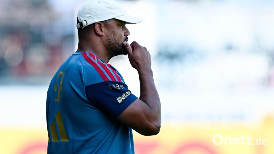 Schickte eine junge Mannschaft ins Spiel: FCB-Trainer Vincent Kompany Bild: Uwe Anspach/dpa