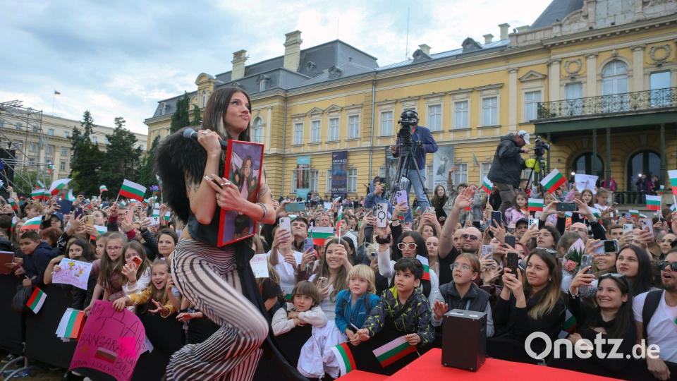 Die Willkommensfeier für die ESC-Siegerin Dara in Sofia am 19. Mai war groß. (Archivbild) Bild: Valentina Petrova/AP/dpa