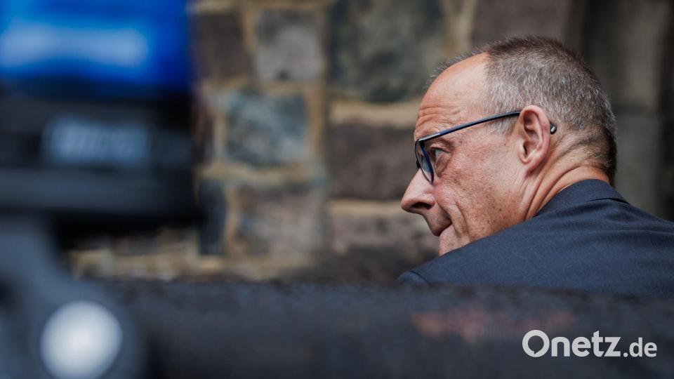 Die Erklärung Schnieders wurde während des Besuchs des Kanzlers am Anschlagsort in Berlin veröffentlicht. Bild: Christoph Soeder/dpa