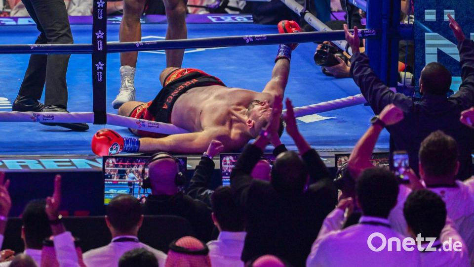 Kristian Prenga ging in der zweiten Runde zu Boden. Bild: Ali Issa/AP/dpa