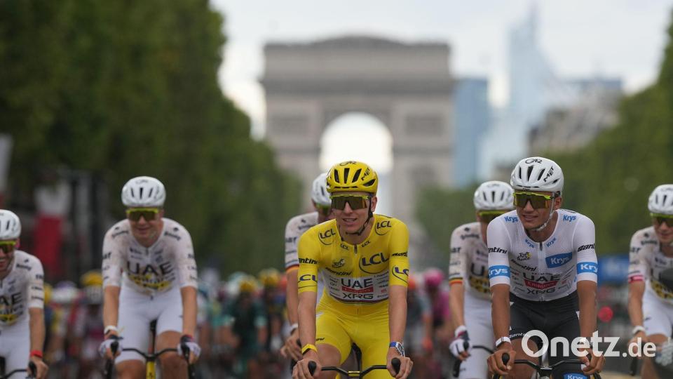 Tadej Pogacar triumphiert bei der Tour de France Bild: Thibault Camus/AP/dpa
