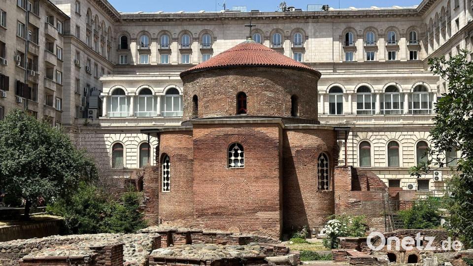 Die Rotunde des Heiligen Georg ist eine frühchristliche Kirche aus dem 4. Jahrhundert und liegt im Innenhof zwischen dem Hotel Sofia Balkan Palace und dem Präsidentensitz. Bild: Silvia Stammer/dpa-tmn