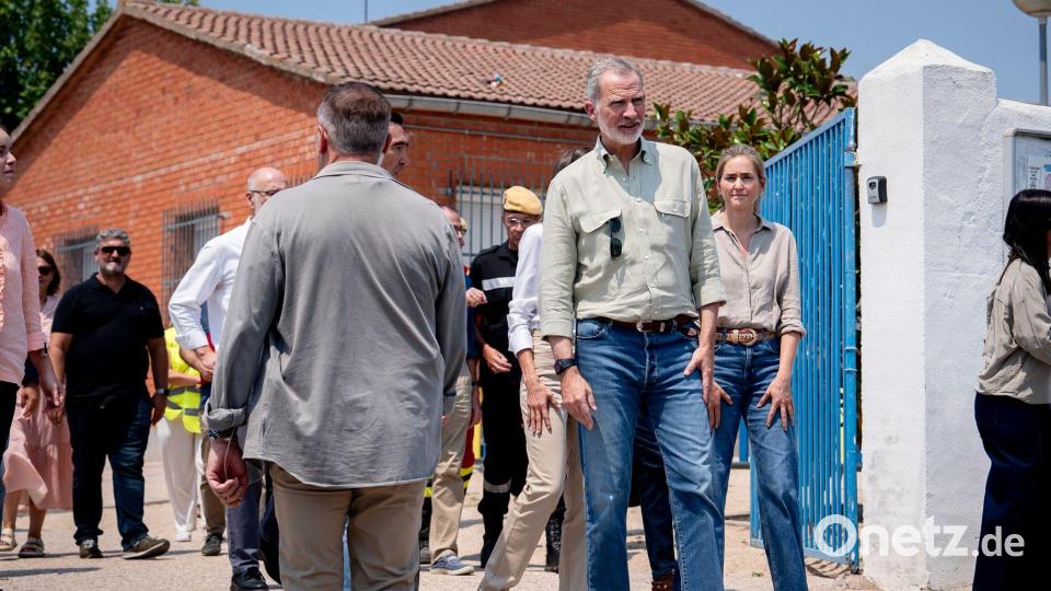 Spaniens König Felipe VI. besuchte eine Notunterkunft. Bild: A. Pérez Meca/EUROPA PRESS/dpa