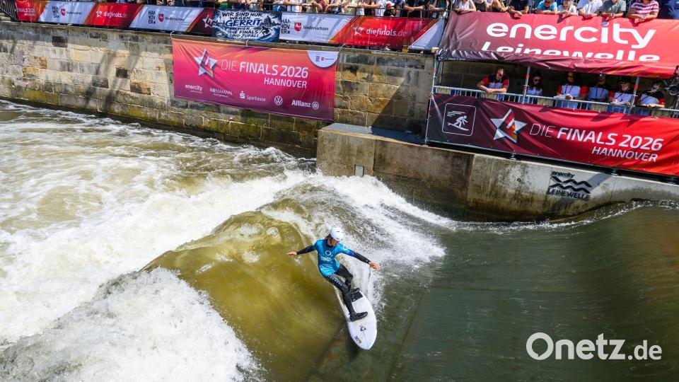 Publikumsmagnet bei den Finals: Surfen auf der Leine. Bild: Robert Michael/dpa