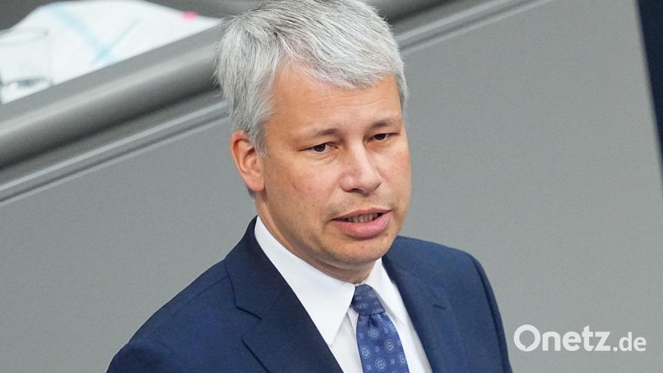 Der 47-jährige CDU-Politiker kennt das Ministerium gut. (Archivbild) Bild: Michael Kappeler/dpa