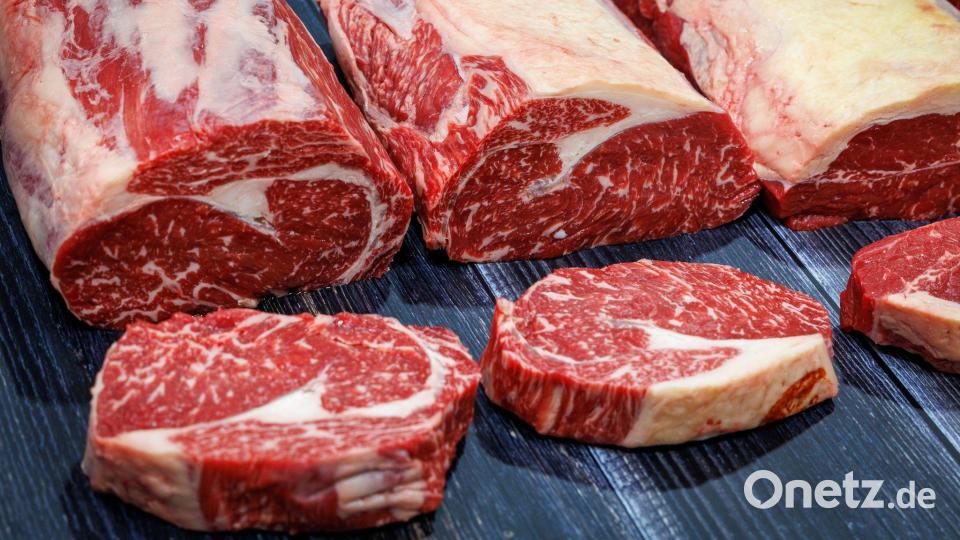 Wie kann Qualitätsfleisch, das seinen Preis hat, in der heutigen Marktlogik bestehen? (Symbolbild) Bild: Jens Büttner/dpa