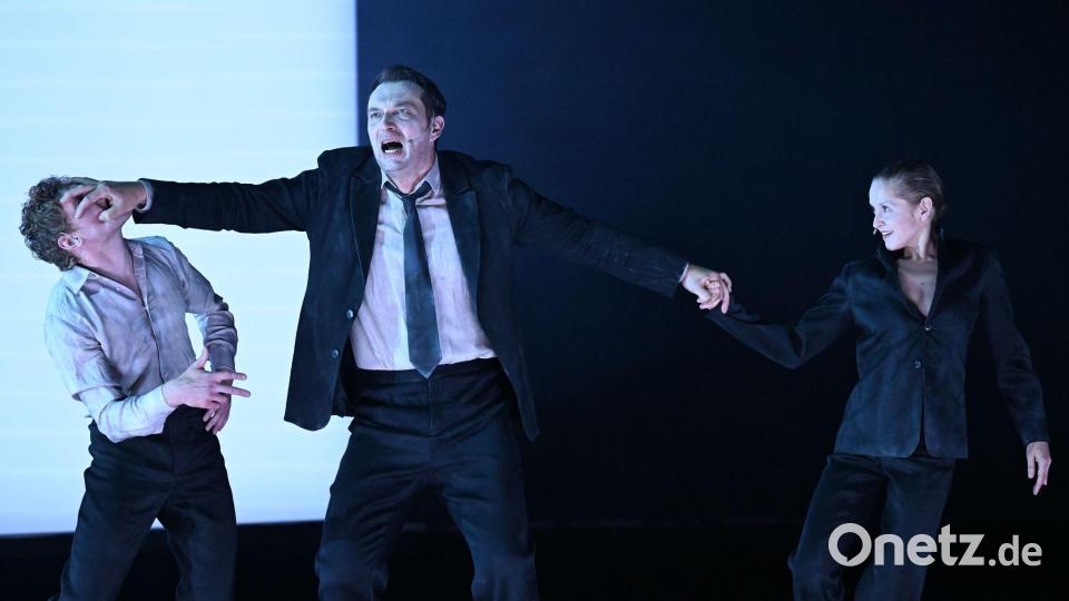 Die Neuinszenierung von „Faust I“ feierte bei den Salzburger Festspielen Premiere. Bild: Barbara Gindl/APA/dpa