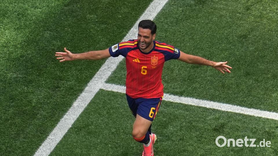 Erneut Spaniens Matchwinner: Mikel Merino. Bild: Marcio J. Sanchez/AP/dpa