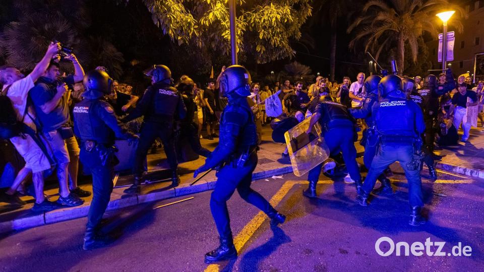 Nach Angaben der Organisatoren nahmen 70.000 am Protest teil. Bild: Tomàs Moyà/EUROPA PRESS/dpa