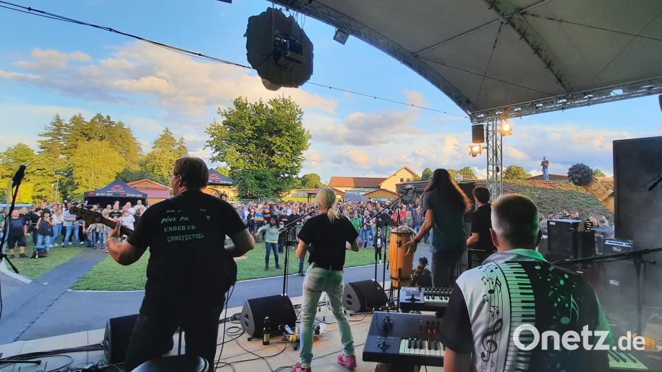 Die Maffei-Freilichtbühne steht im Mittelpunkt beim 5. Gruben-Open-Air. Drei Bands werden von 18 bis 1 Uhr die Besucher mit bester Rockmusik unterhalten. Bild: Brigitte Grüner / Förderverein Maffeispiele
