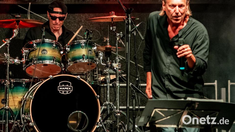 Die Amberger Rockband Bourbon spielt beim ersten "Backyard Rockfest". Bild: Stefan Gruber