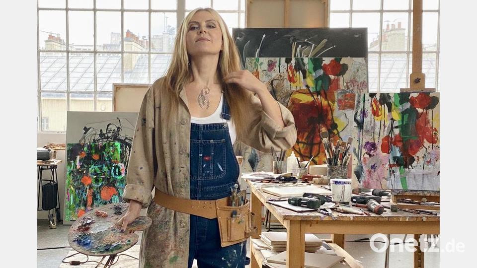 Die Künstlerin Joelle Girard ist die Cousine der Hundsbacherin Nadja Aumann. Über die Familie Aumann kam die Idee einer Ausstellung der Französin im Kunsthaus zustande Bild: Nadja Aumann