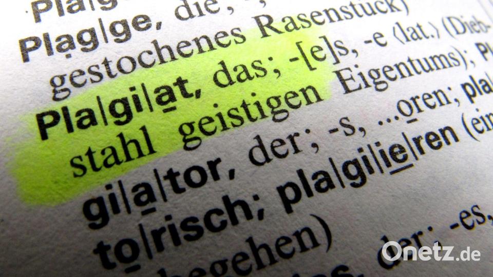 Mit einem gefälschten Wissenschaftswerk sollte ein renommierter Rechtsmediziner diskreditiert werden. (Symbolbild) Bild: Stephan Jansen/dpa