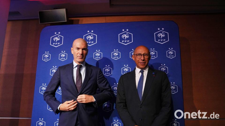 Entscheidende Gespräche schon im Februar 2025: Zinédine Zidane l) und Verbandschef Philippe Diallo. Bild: Aurelien Morissard/AP/dpa