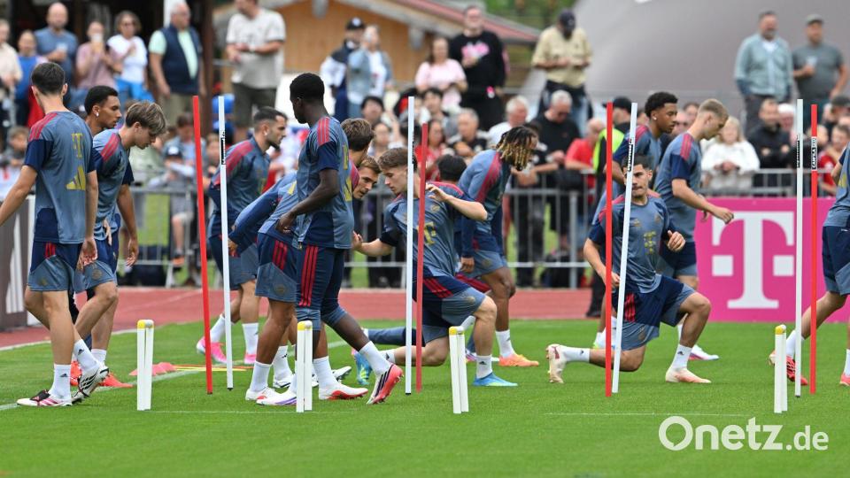 Der FC Bayern trainiert am Tegernsee. Bild: Peter Kneffel/dpa
