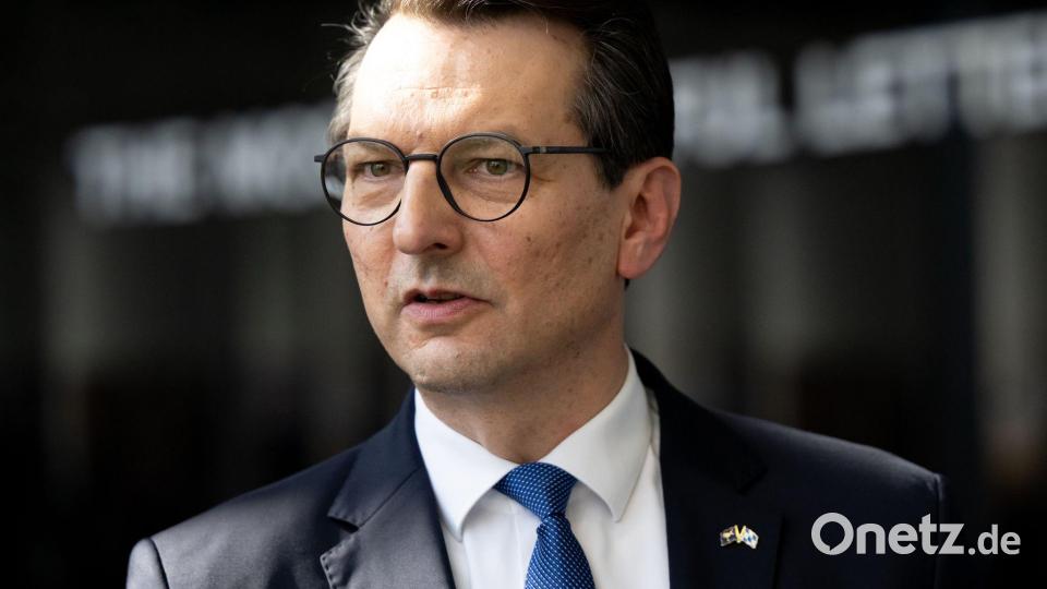 BMW-Chef Milan Nedeljkovic ist noch keine drei Monate im Amt, muss aber bereits einen Jobabbau verkünden. (Archivbild) Bild: Sven Hoppe/dpa