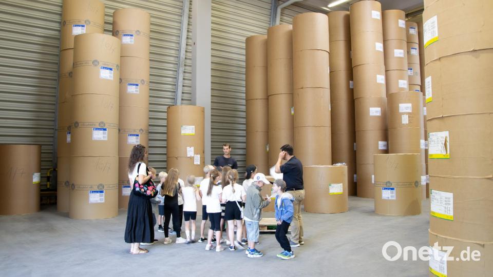 Grundschüler zeigten große Begeisterung für Zeitungsprodukte von Oberpfalz-Medien. Bild: Lea Zirkelbach
