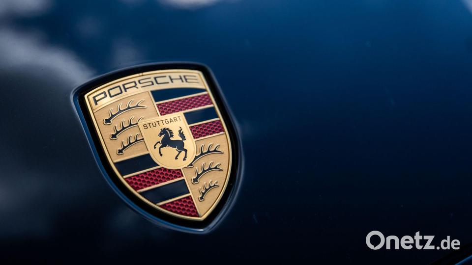 Der Gewinn von Porsche ist im ersten Halbjahr wieder gestiegen. Ein Grund zur Entwarnung ist das aber nicht. (Archvibild) Bild: Christoph Schmidt/dpa