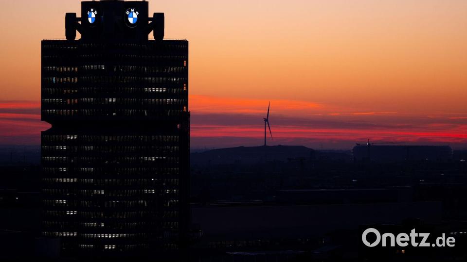 BMW will seine weltweite Belegschaft um gut 5 Prozent verkleinern, Deutschland dürfte besonders betroffen sein. (Archivbild) Bild: Sven Hoppe/dpa